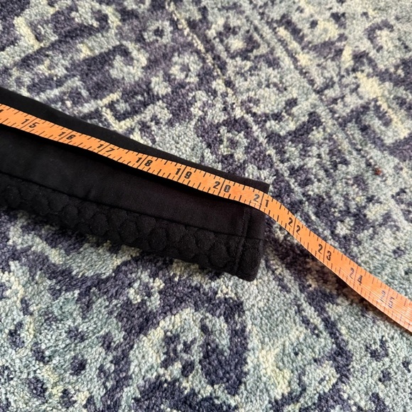 zenergy By Chicos Size 0 (Small) Black Quilted Relaxed Fit Lightweight Zip-Up - Picture 10 of 10